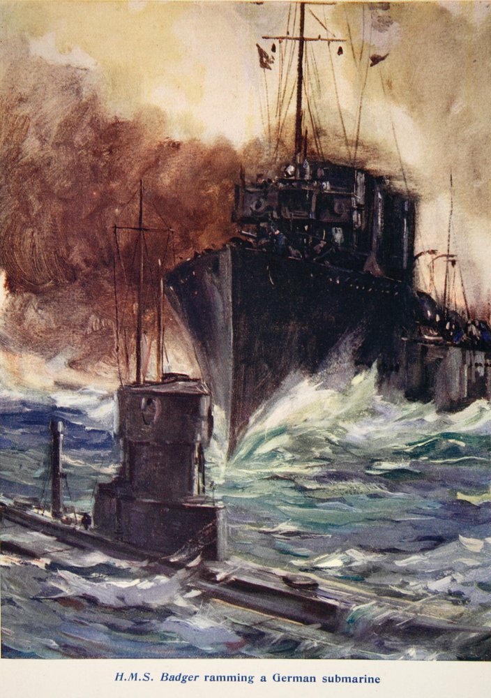 „HMS Badger taranuje niemiecką łódź podwodną”, ilustracja z „Told in the Huts: The YMCA Gift Book”, opublikowana w 1916 r. autorstwa Cyrus Cuneo