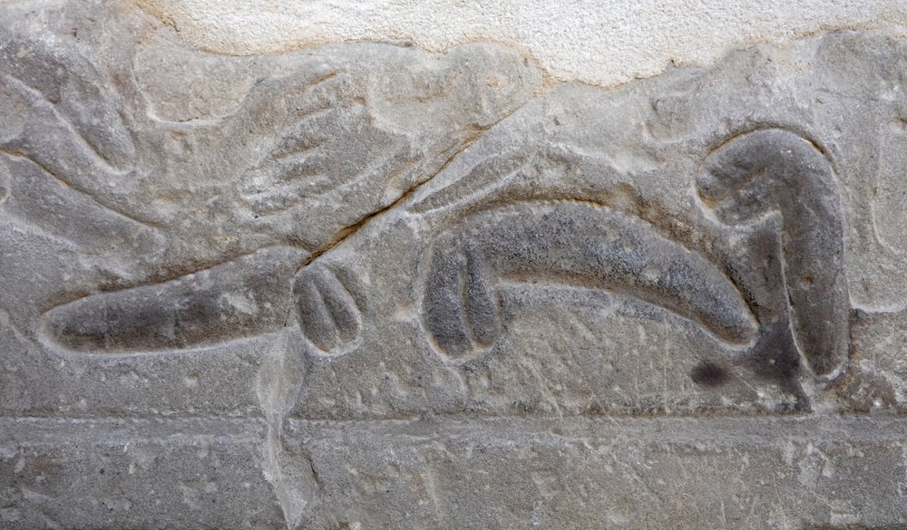 Stosy męskich genitaliów odciętych przez wroga, Świątynia Horusa, Edfu autorstwa Egyptian Egyptian