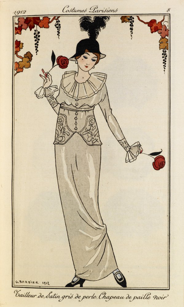 „Kostium z perłowoszarej satyny. Czarny słomkowy kapelusz”. Costumes Parisiens nr 8. Kobieta ma na sobie perłowoszarą satynową suknię i czarny słomkowy kapelusz z piórem. Trzyma różę w każdej ręce. autorstwa Georges Barbier