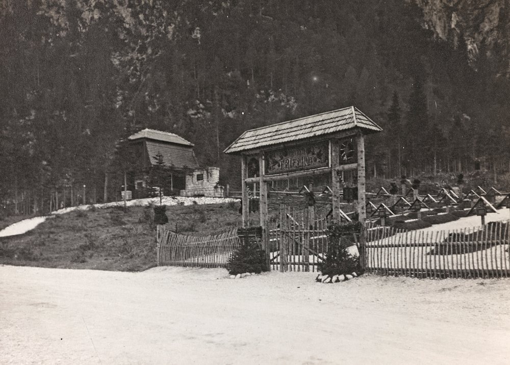 Album "Moja wojna światowa - wspomnienia Frontu Południowo-Zachodniego w Karyntii, Włochy, Trentino-Alto Adige) 31.03.1915-12.11.1918 - Josef Zohles Wiedeń": cmentarz wojskowy w Seisse autorstwa Josef Zohles