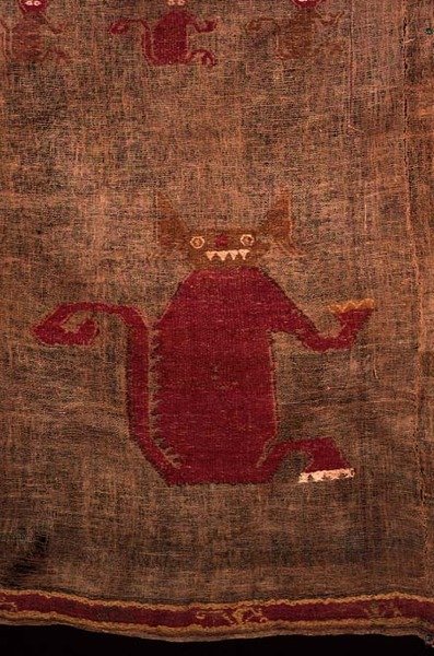 Detal z całunu, XV wieku (tkana bawełna i wigonia brokatowana w kolorowej wełnie) autorstwa Peruvian School