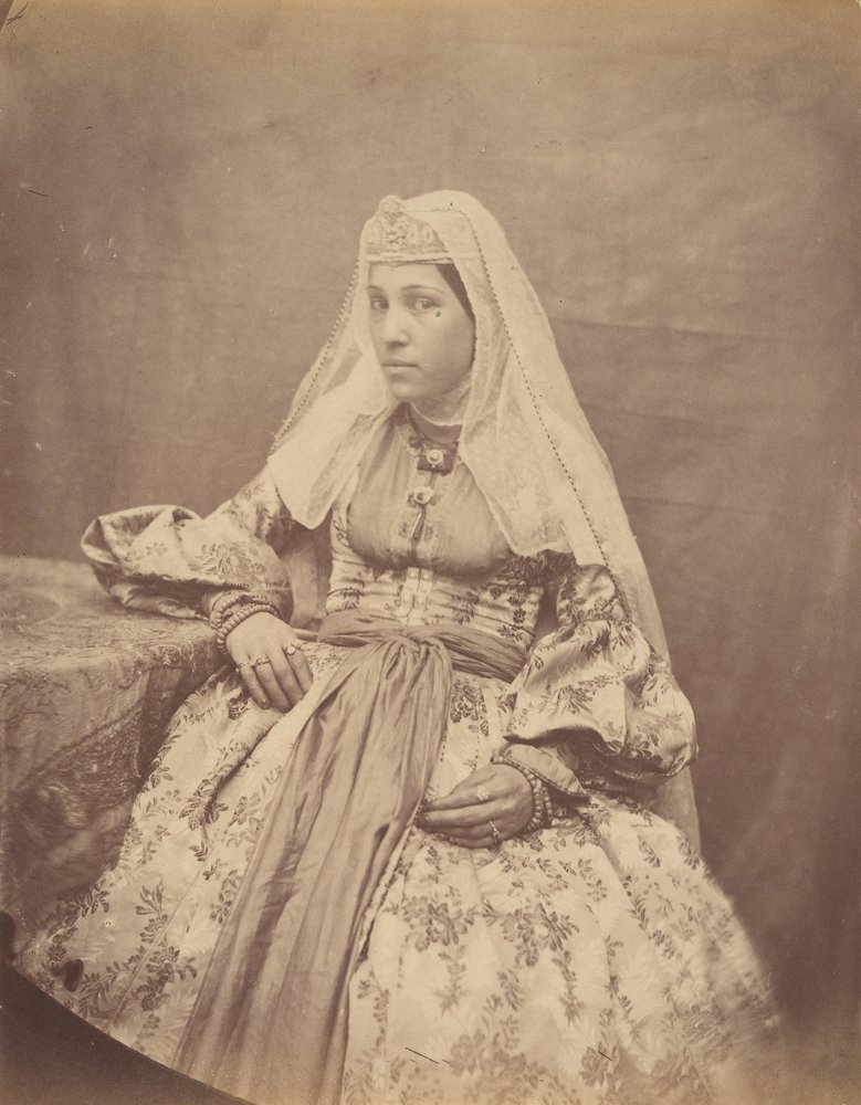[Ormiańska kobieta z Teheranu], lata 40.-60. autorstwa Possibly by Luigi Pesce.