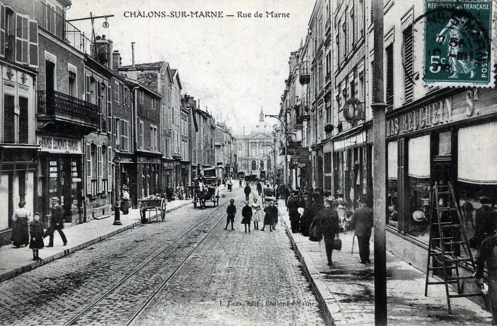 Champagne-Ardenne, Marne (51), Chalons sur Marne (Chalons-sur-Marne): widok na rue de la Marne (miasto nosi obecnie nazwę Chalons en Champagne (Chalons en Champagne) - pocztówka koniec XIX-początek XX wieku autorstwa William M. Timlin