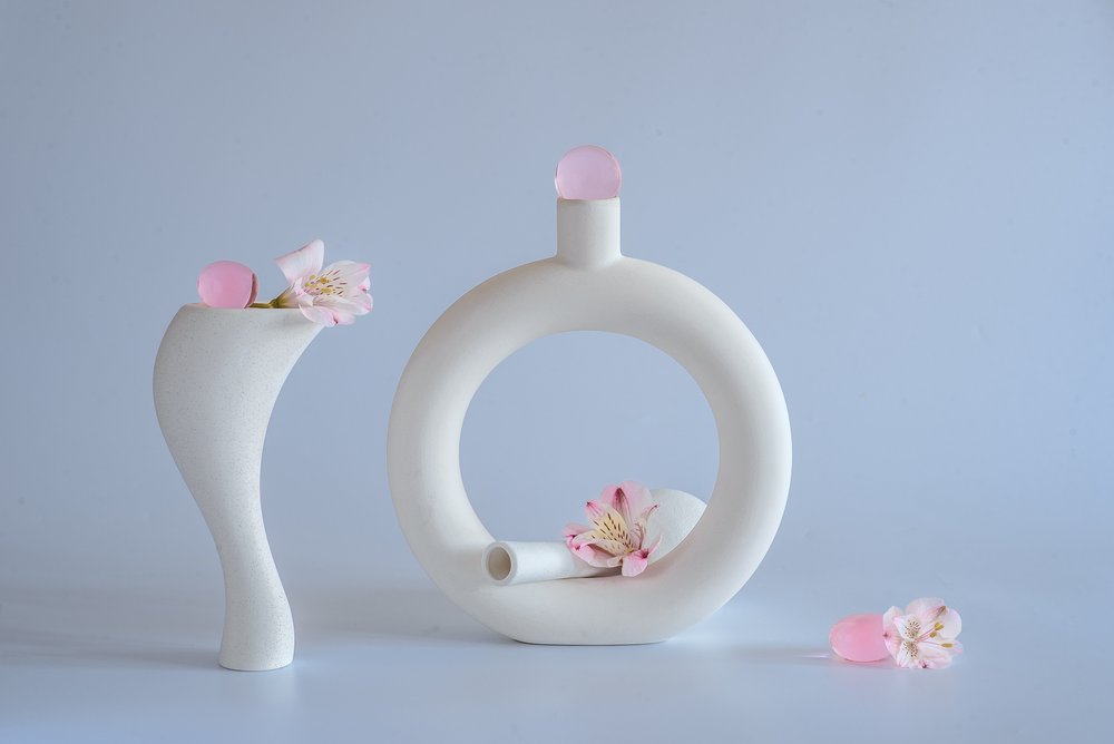 Minimalistyczna różowa martwa natura autorstwa Alice Sheng