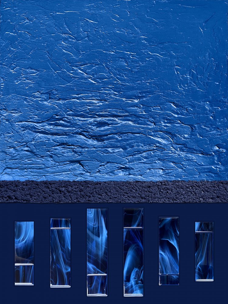 Abstrakcyjny strumień niebieskiego dymu autorstwa Alyson Storms