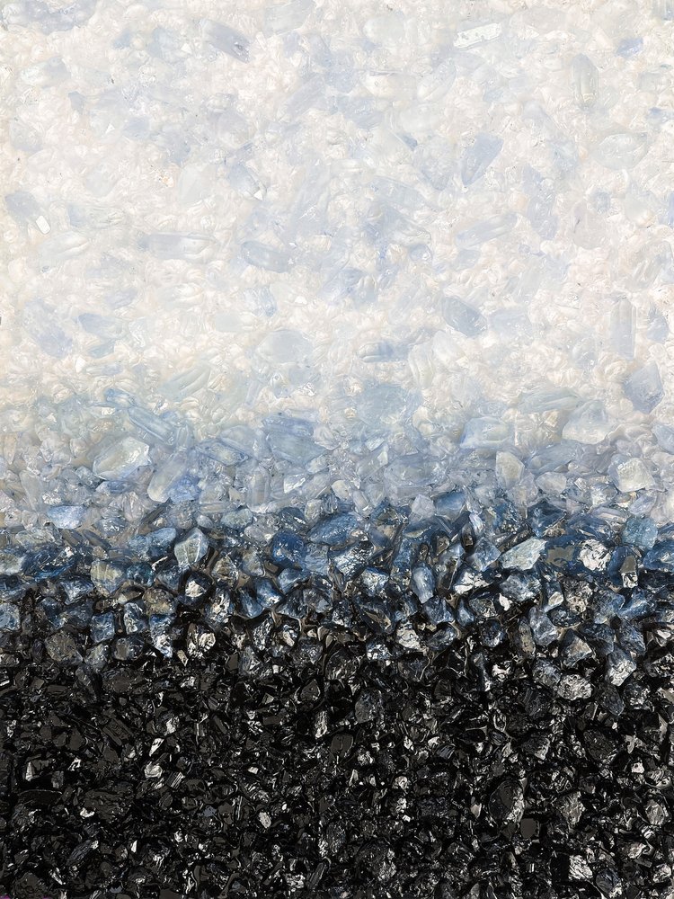 Niebiesko-czarny gradient kryształowy autorstwa Alyson Storms