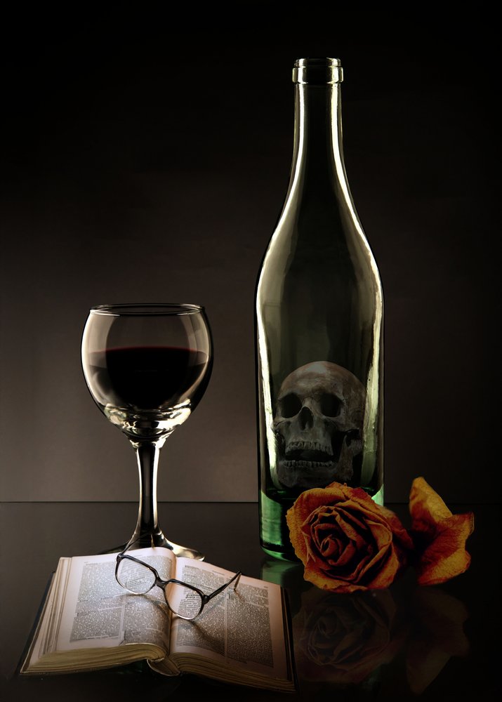 Wino „Czaszka i róża” autorstwa Christine SUISSIA