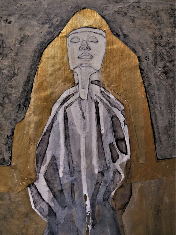 Złota figura medytacyjna autorstwa Doris Schmitz