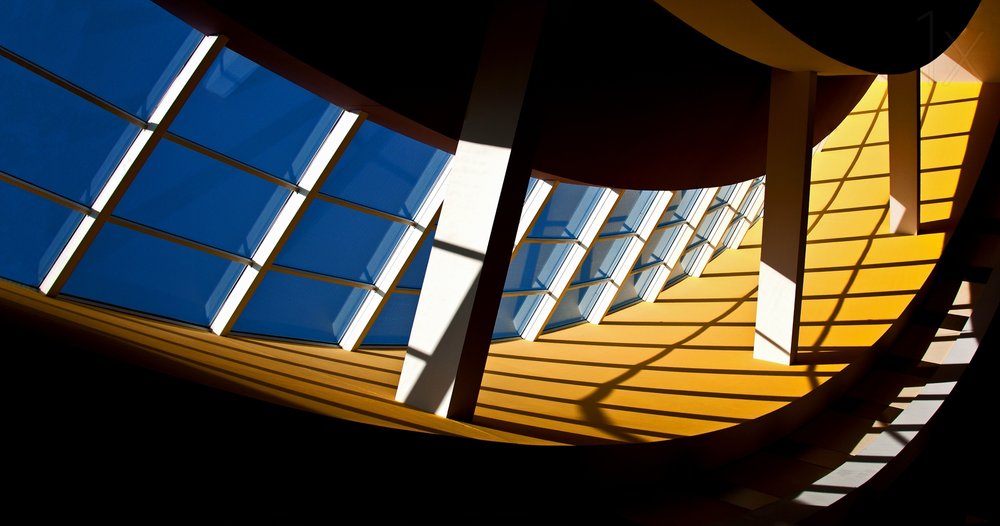 Geometryczna architektura światła autorstwa Igor Bakotic