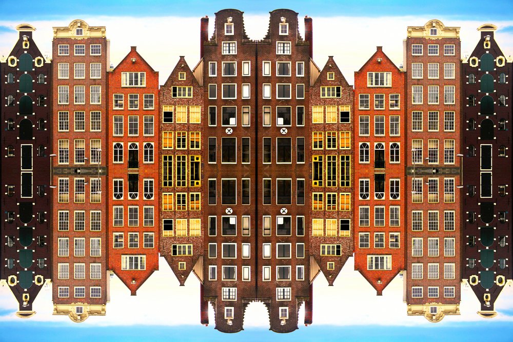 Symetria w Amsterdam House autorstwa Igor Shrayer