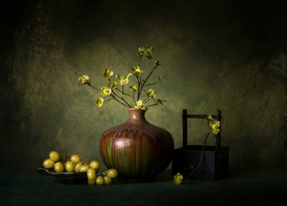 Elegancka zielona martwa natura autorstwa John-Mei Zhong
