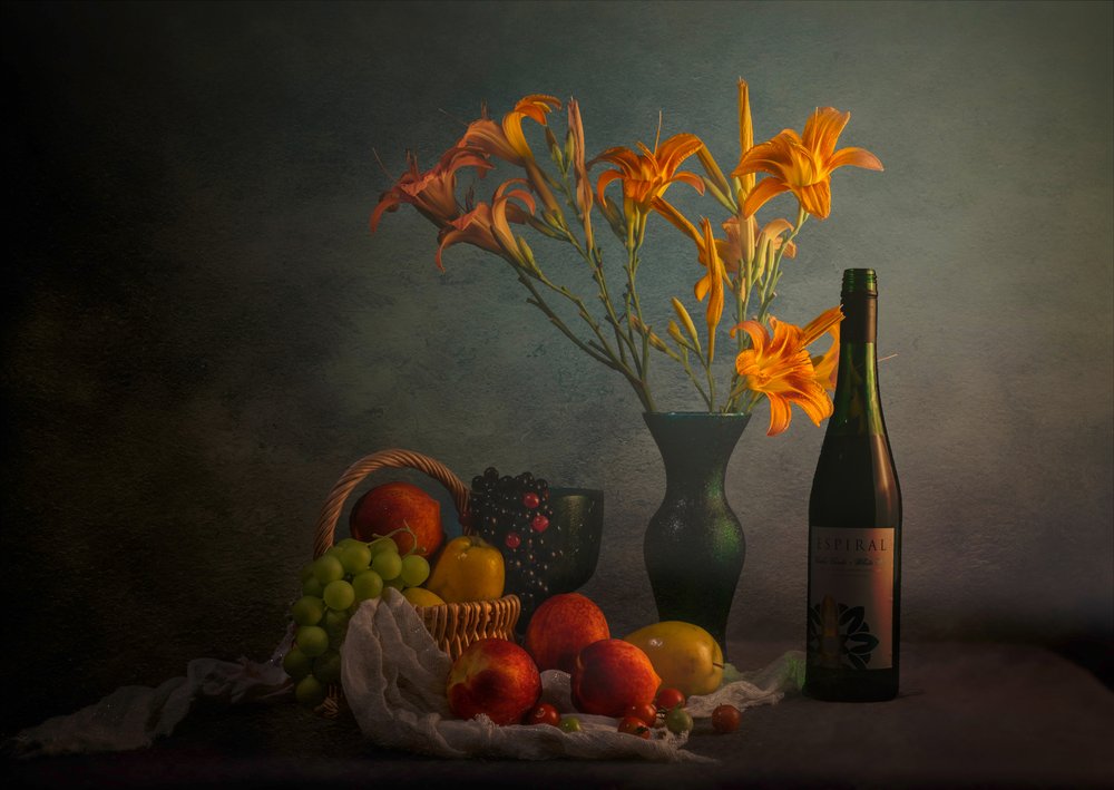 Moody: Martwa natura z winem autorstwa John-Mei Zhong
