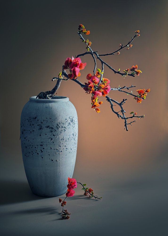Kompozycja kwiatowa w stylu zen autorstwa Judy Tseng