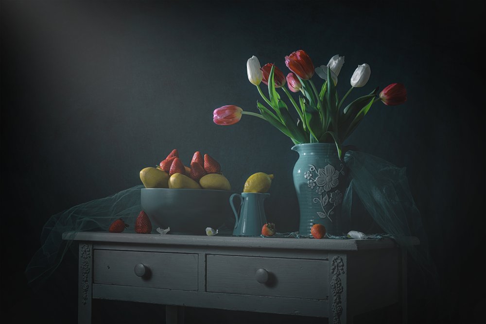 Melancholijne tulipany i cytryny autorstwa Lydia Jacobs