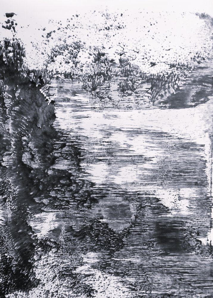 Monochromatyczne odbicie w rzece autorstwa Maira Ribena