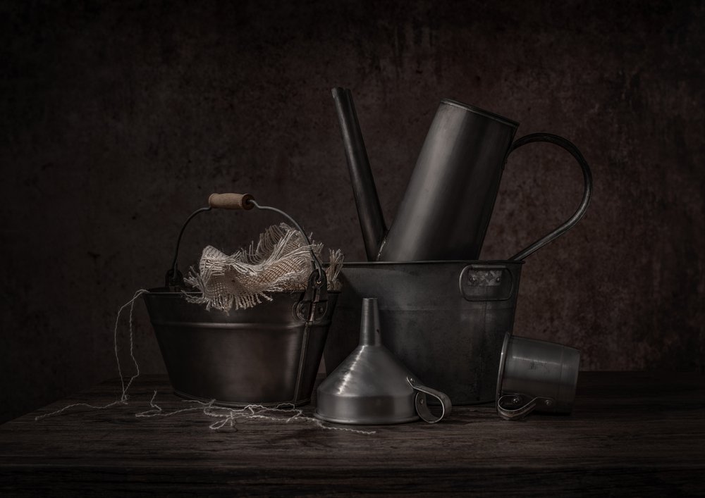 Rustykalna metalowa martwa natura autorstwa Margareth Perfoncio