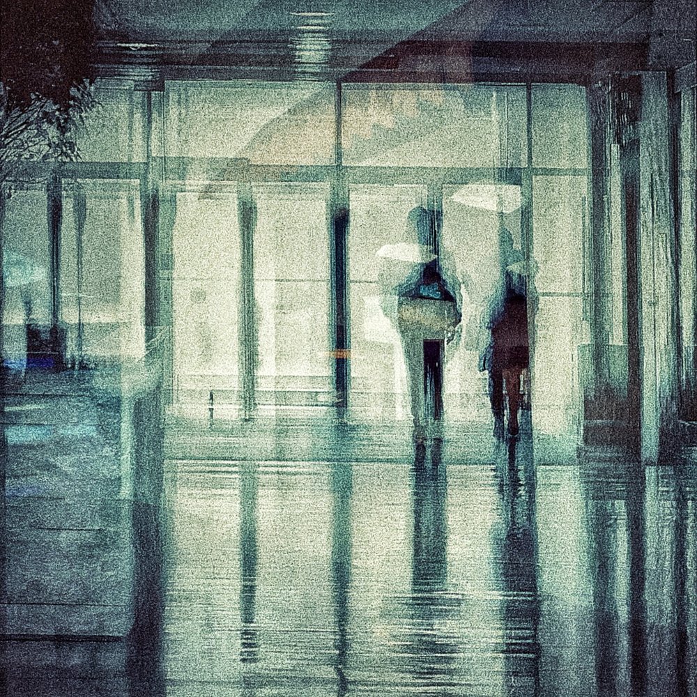 Refleksje w deszczowy dzień autorstwa Molly Fu APA