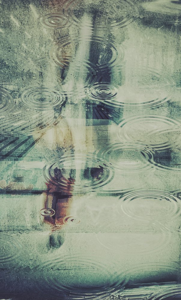 Refleksje z deszczowej ulicy autorstwa Molly Fu APA