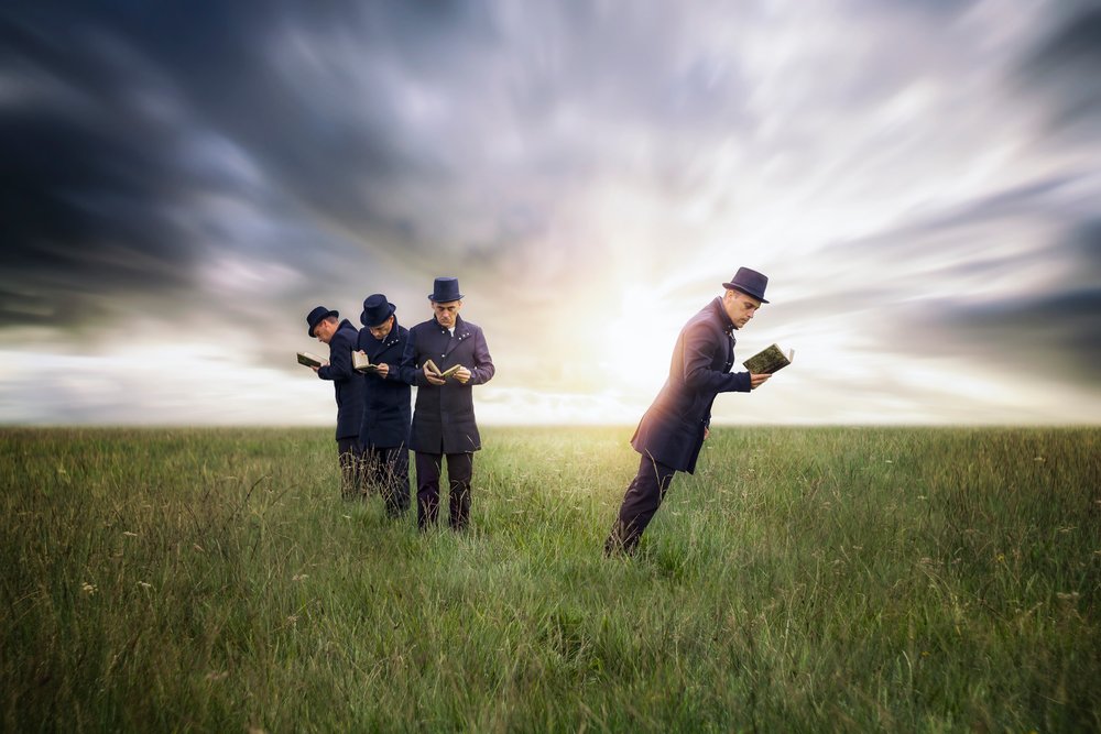 Surrealistyczni mężczyźni z Reading autorstwa Nuno Araujo