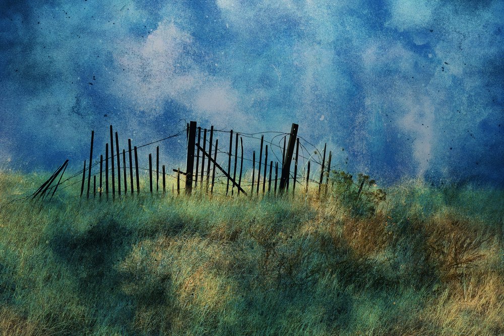 Ogrodzenie nadmorskie „Blue Sky” autorstwa Porter Thomas