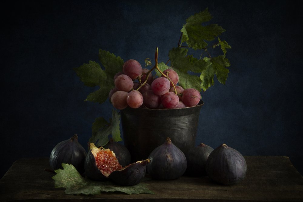 Martwa natura z winogronami i figami autorstwa Ramiz Sahin