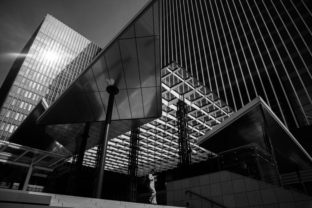 Architektura szklana w miastach autorstwa Satoshi Hata