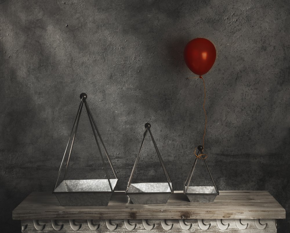 Doniczki w geometryczne wzory „Red Balloon” autorstwa chenyi wang