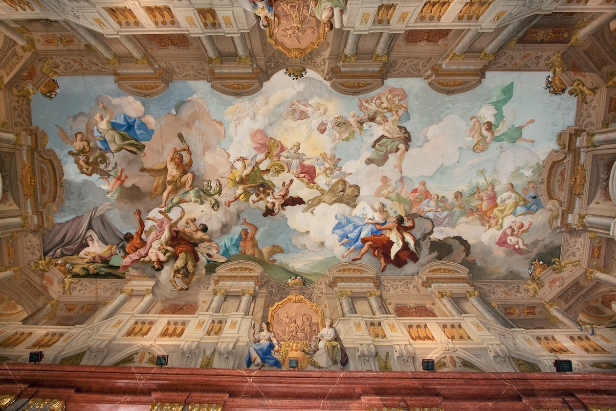 Malarstwo architektoniczne na fresku sufitowym autorstwa Gaetano Fanta w sali marmurowej klasztoru benedyktynów Stift Melk, Dolna Austria, Austria autorstwa Unknown
