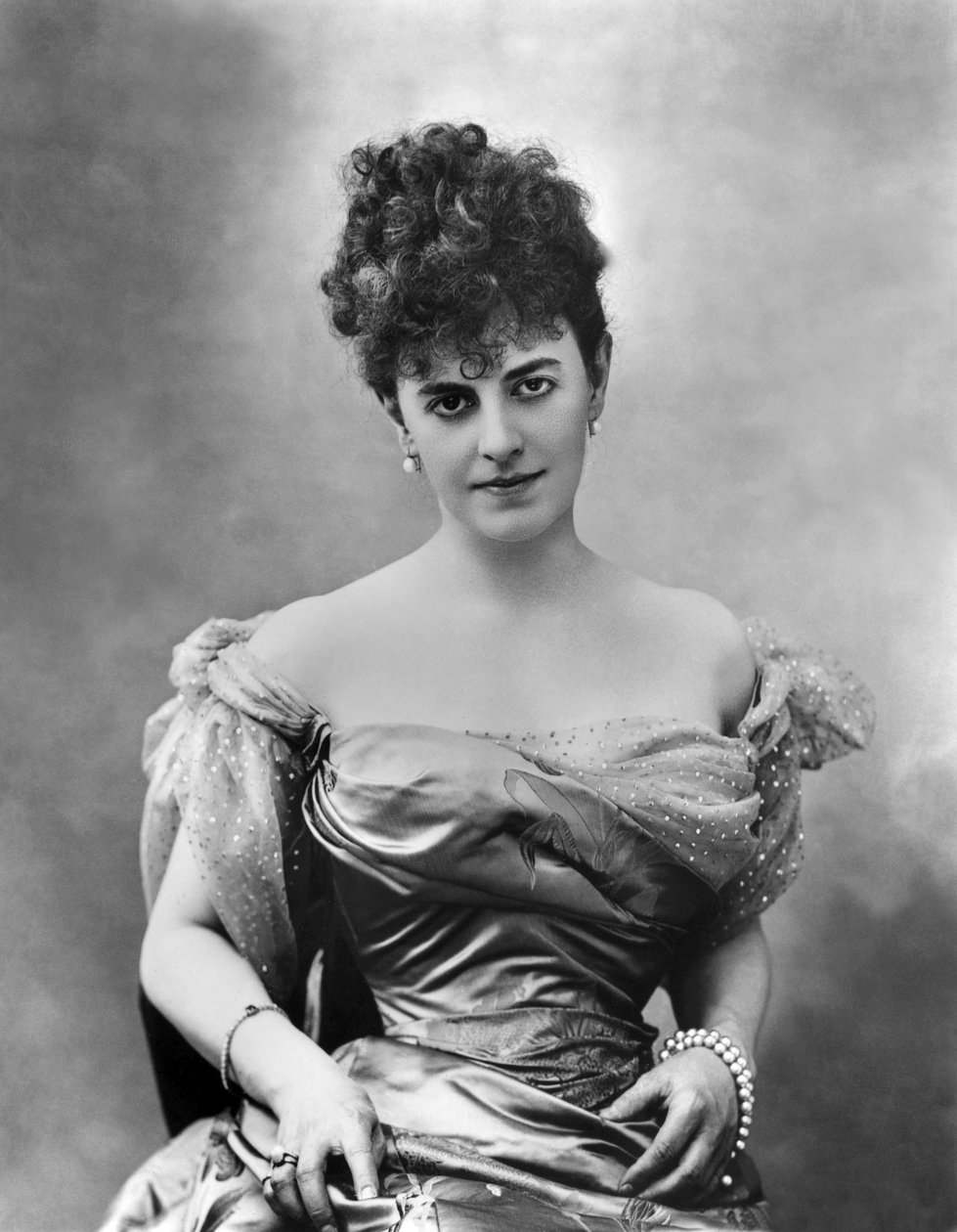 Elisabeth Riquet de Caraman-Chimay, hrabina Greffulhe (1860-1952), francuska socjalistka i arystokratka. Sfotografowany przez Nadara, tutaj 30 maja 1895 r. autorstwa Unknown