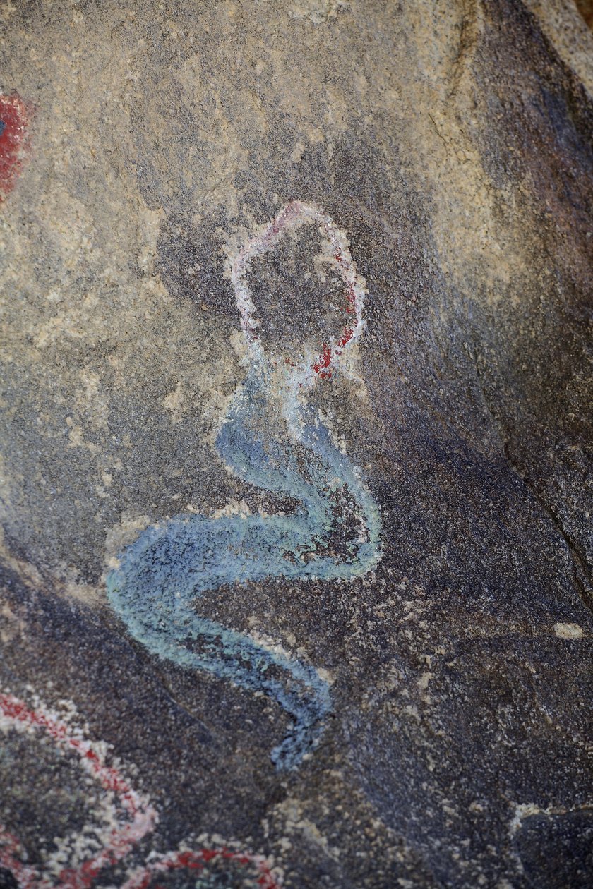 Indyjskie petroglify Ameryki Północnej. Obraz dodany w latach 50. do kręcenia westernu. Park Narodowy Joshua Tree, Kalifornia, USA. Kultura Indian Ameryki Północnej autorstwa Unknown