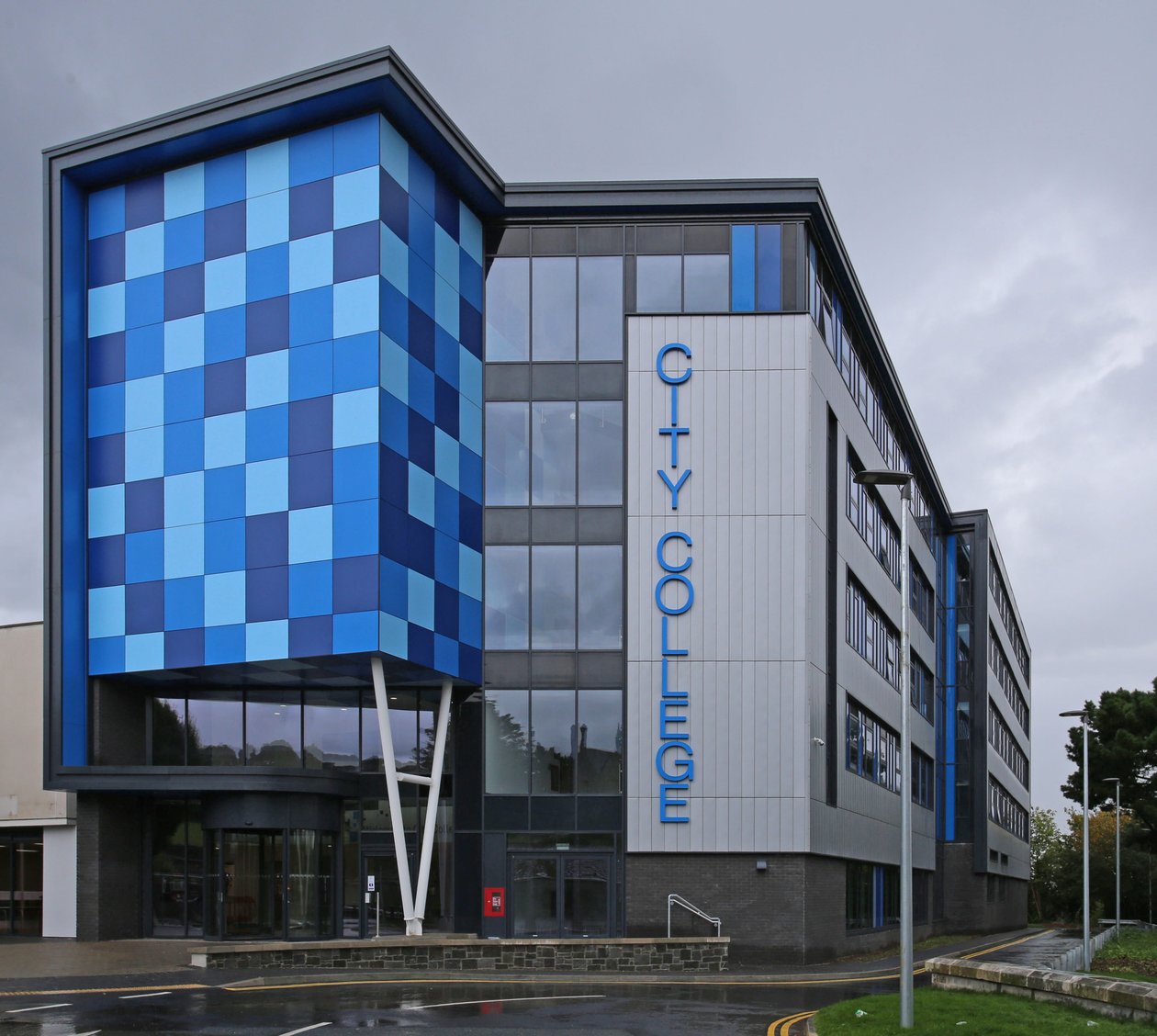 Centrum STEM Plymouth City College od Kings Road autorstwa Unbekannt Unbekannt