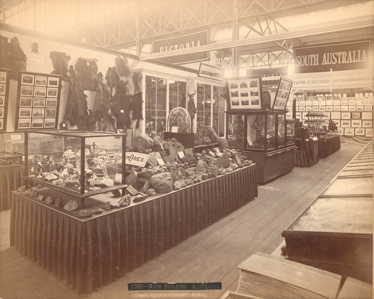 Wystawa Australii Południowej, Gmach Główny, Międzynarodowa Wystawa Stulecia, Filadelfia, 1876 (druk albumowy) autorstwa American Photographer