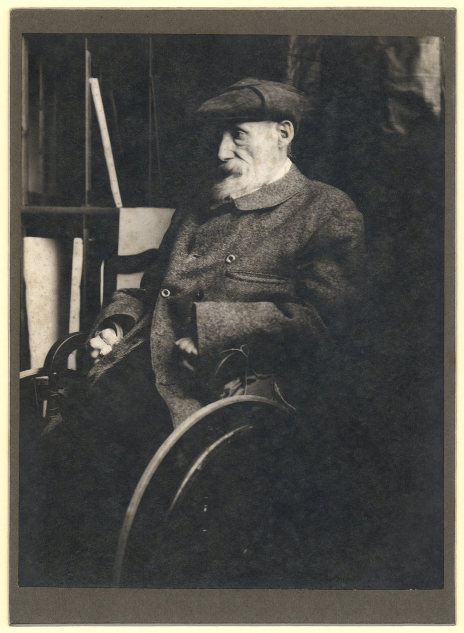Auguste Renoir (1841-1919) na wózku inwalidzkim autorstwa French Photographer