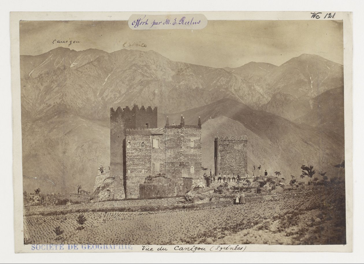 Zamek Thorrent i widok na Canigou autorstwa Unknown