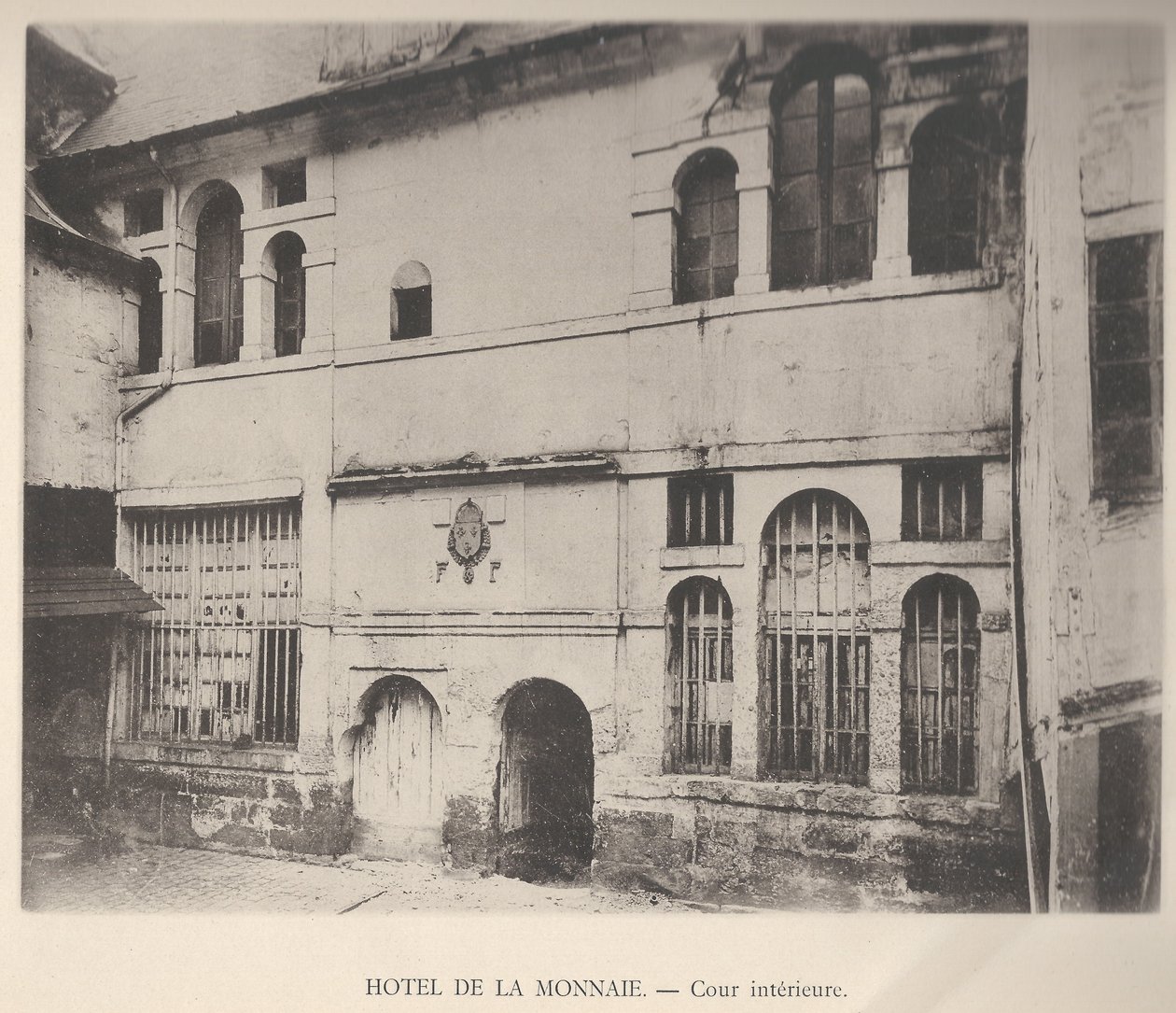 Hotel de la Monnaie de Rouen od wewnętrznego dziedzińca autorstwa Unknown