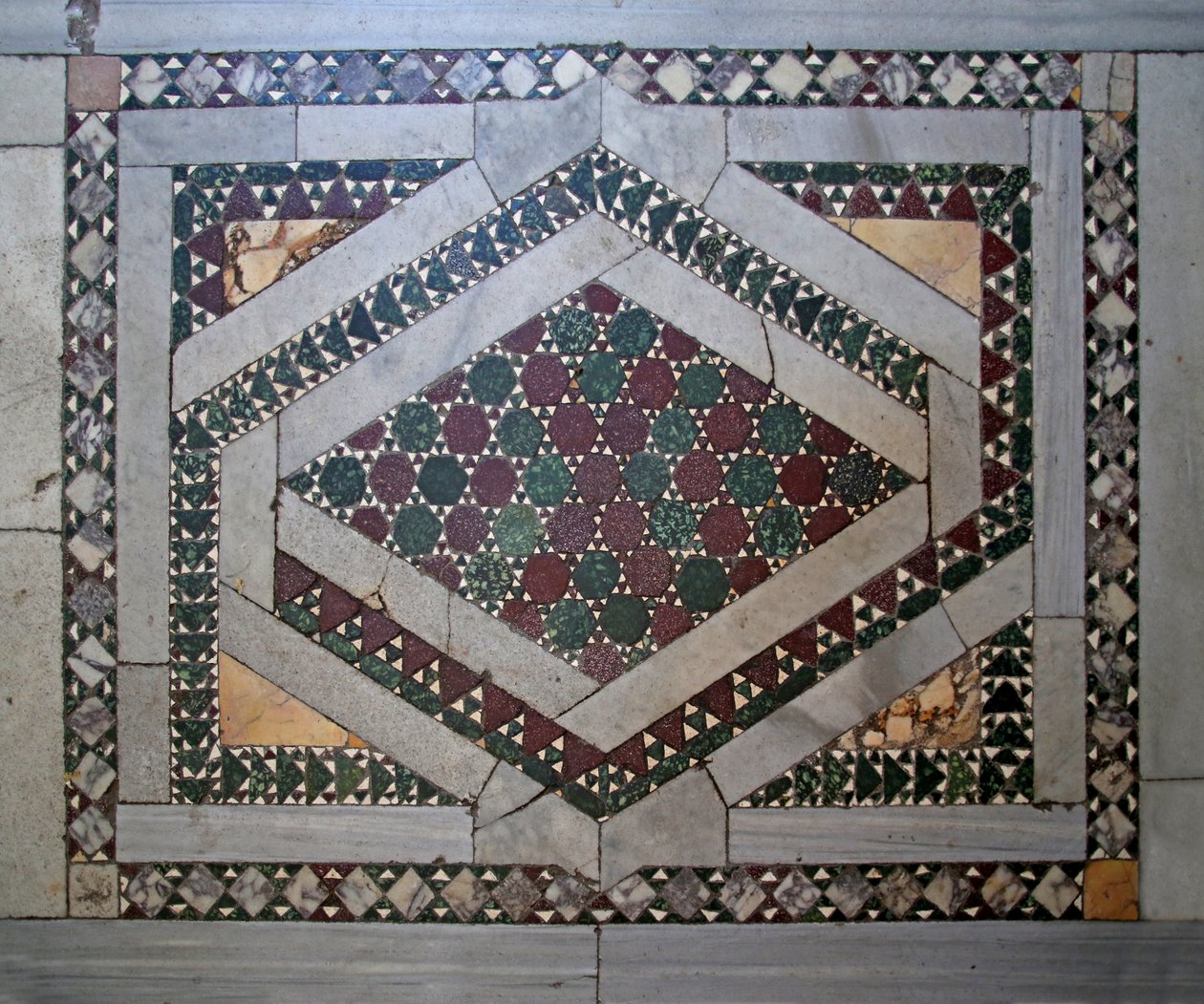 Chodnik Kasmati autorstwa Unknown