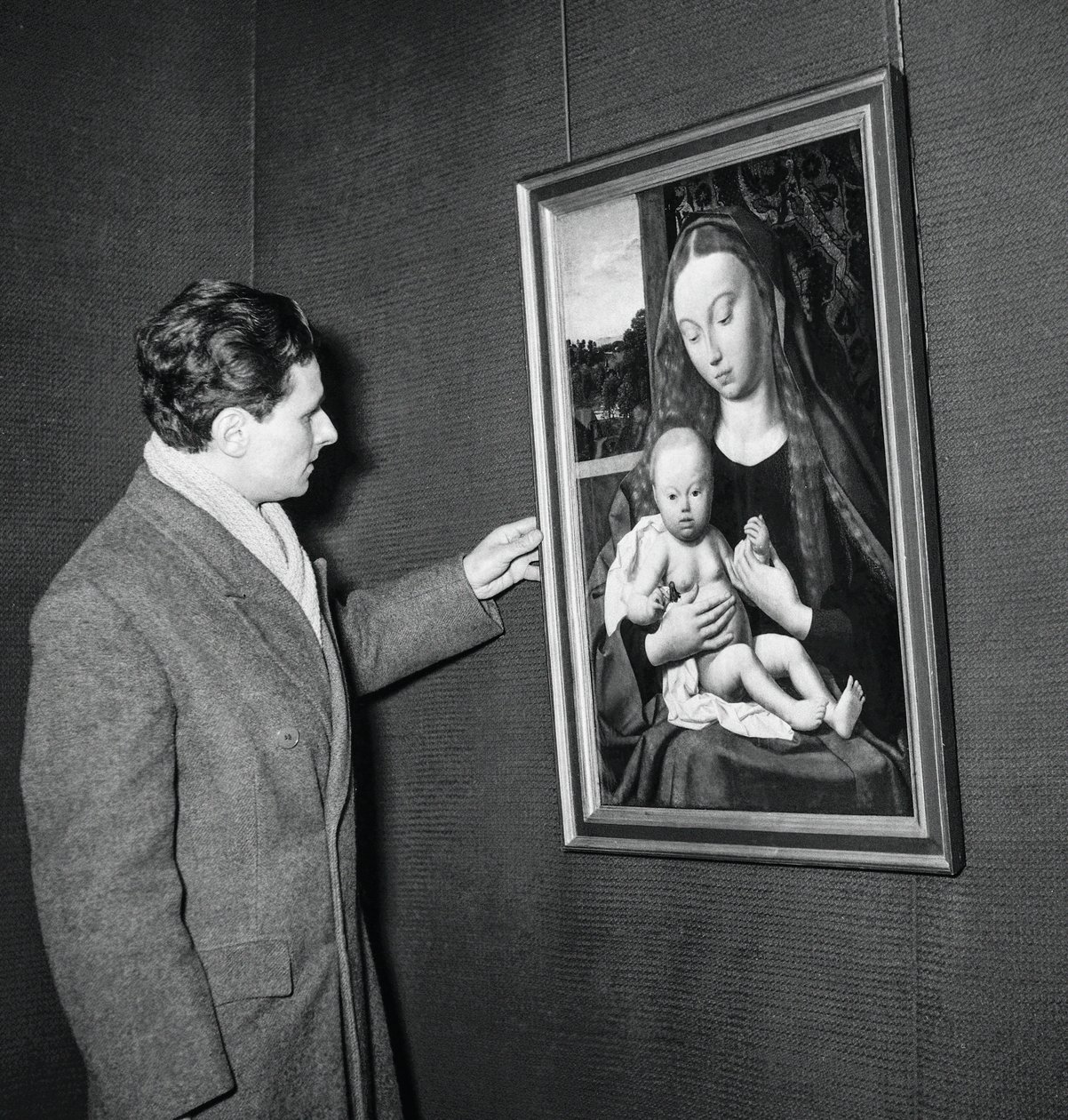 Wystawa arcydzieł z berlińskich muzeów w Petit Palais, Paryż, 31 stycznia 1951: tu płótno Dziewica z Dzieciątkiem Gerarda de Saint-Jean. autorstwa Unknown