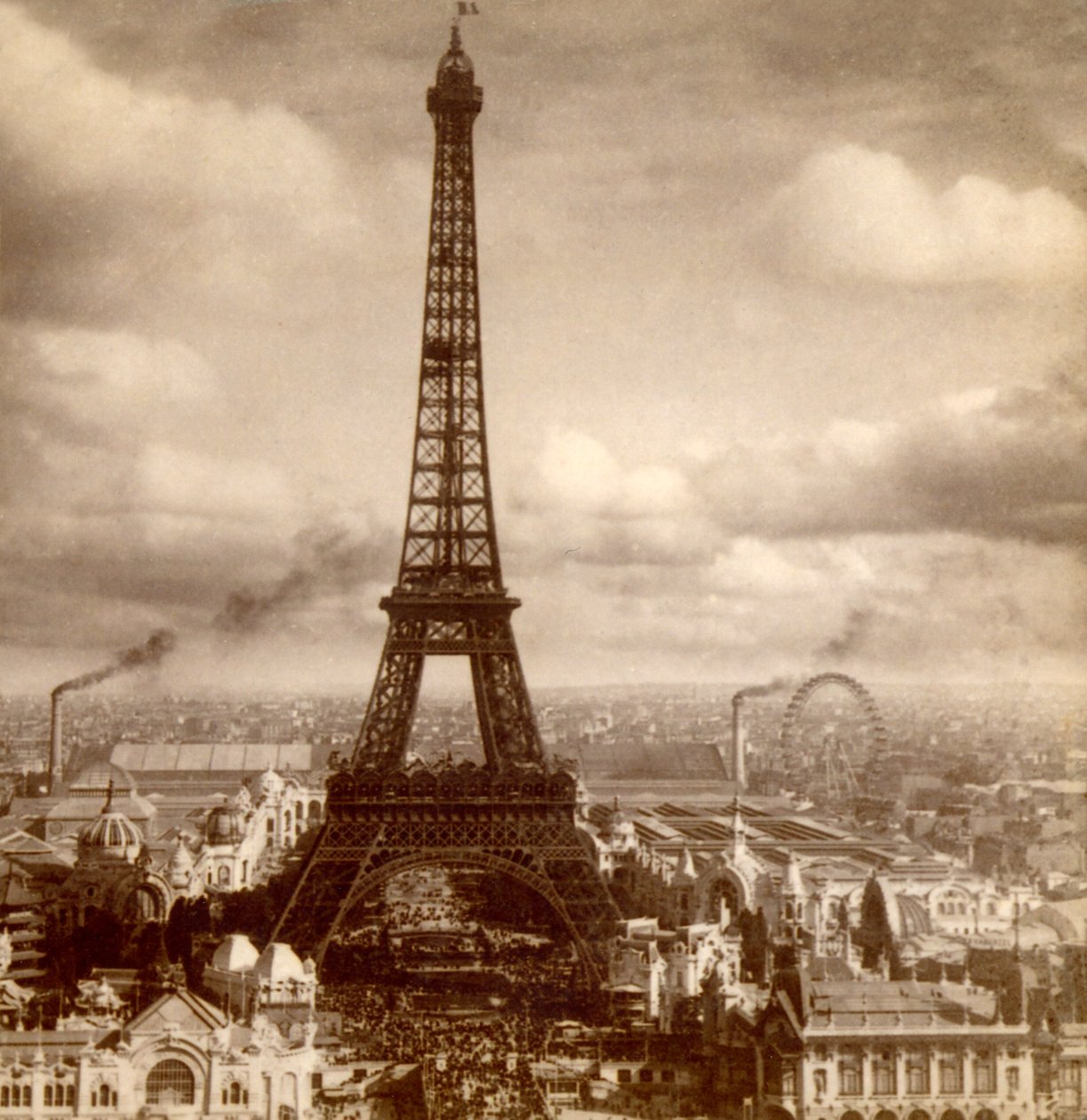Widok na ekspozycję Universelle, Wieżę Eiffla, Champ de Mars i Galerie des Machines z Palais du Trocadéro, Paryż, Francja 1900 autorstwa Unknown