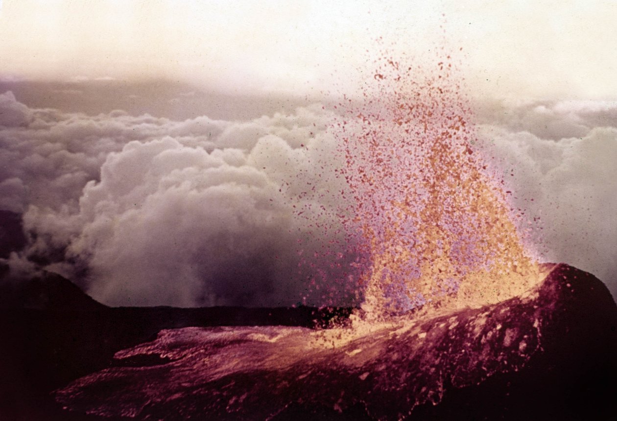 Erupcja wulkanu, Piton de la Fournaise autorstwa Unknown