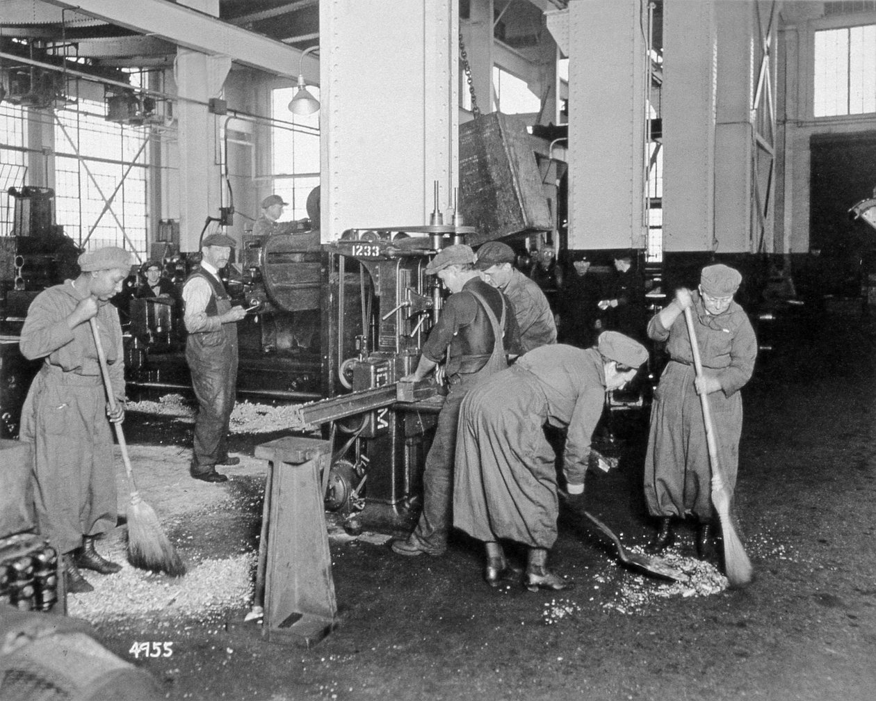 Robotnice w fabrykach podczas I wojny światowej, ok. 1917 autorstwa American Photographer