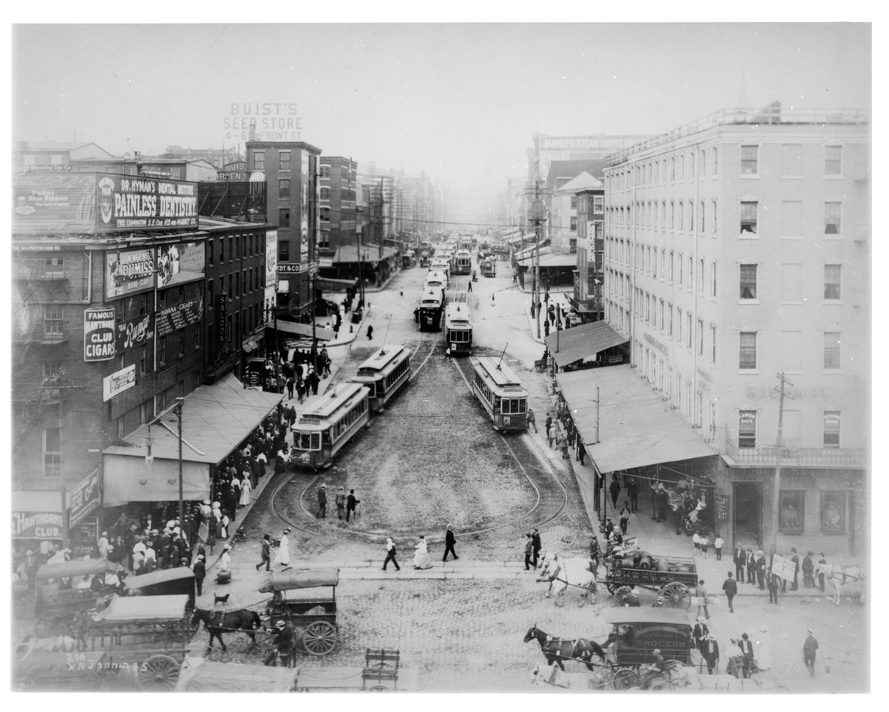 Wózek Turn-A-Round na Market Street, Filadelfia, c.1910 autorstwa American Photographer