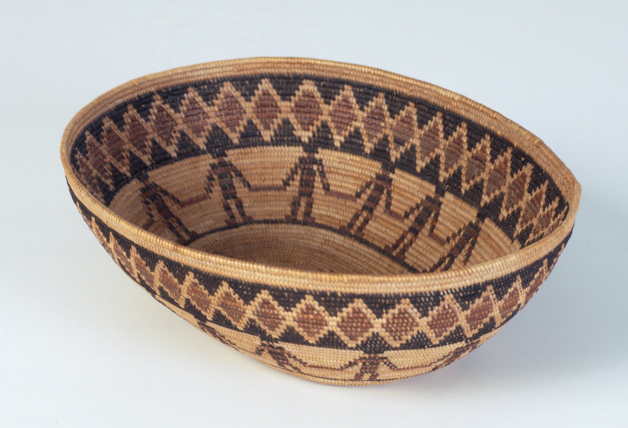 Oval Basket, Yokuts Culture, ok. 1990-15 (pręciki wierzbowe, korzeń turzycy, korzeń paproci orlickiej i pąk czerwony) autorstwa American School
