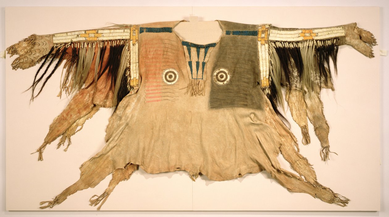 Koszula dla Chiefs War Dress, Sioux, Yantonai, 1801-33 autorstwa American School
