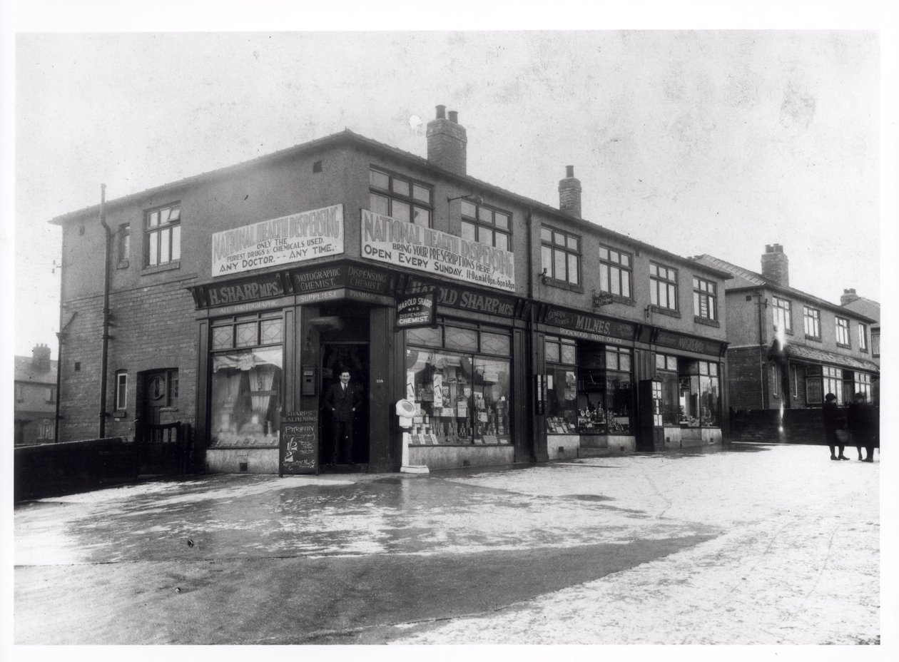 Harold Sharp Narodowy aptekarz, Rookwood Parade, York Road, Leeds, 1936 autorstwa English Photographer