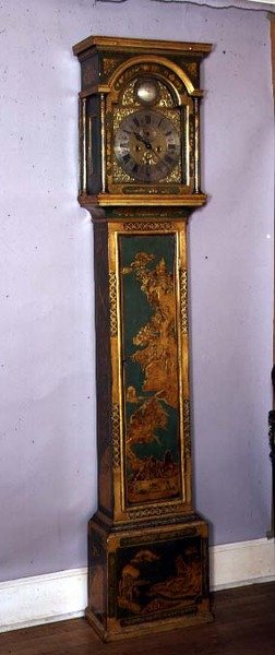 Zegar dziadka, zdobiony złoconą chinoiserie, mosiężna tarcza Edwarda Easta (lakier) autorstwa English School