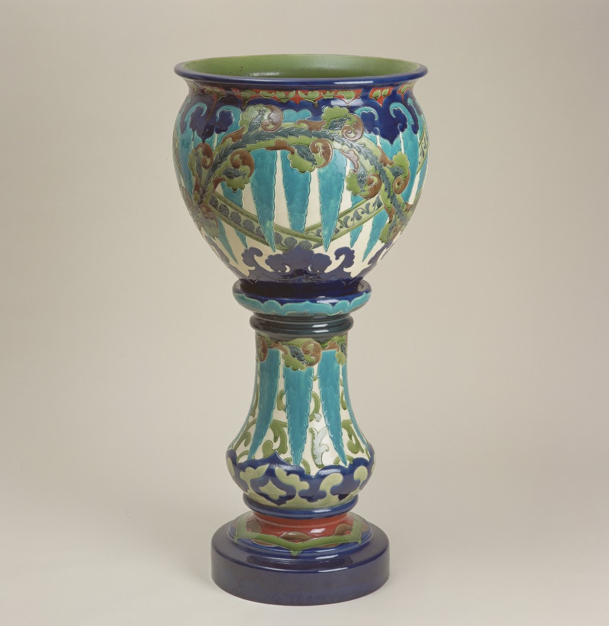 Jardiniere by Burmantofts Pottery, Leeds, 1890-1904 (ceramika) autorstwa English School