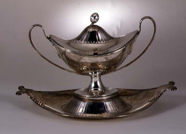 Sosjerka, grawerowane herby Sir Johna Bludgena, ok. 1780 (srebro) autorstwa English School