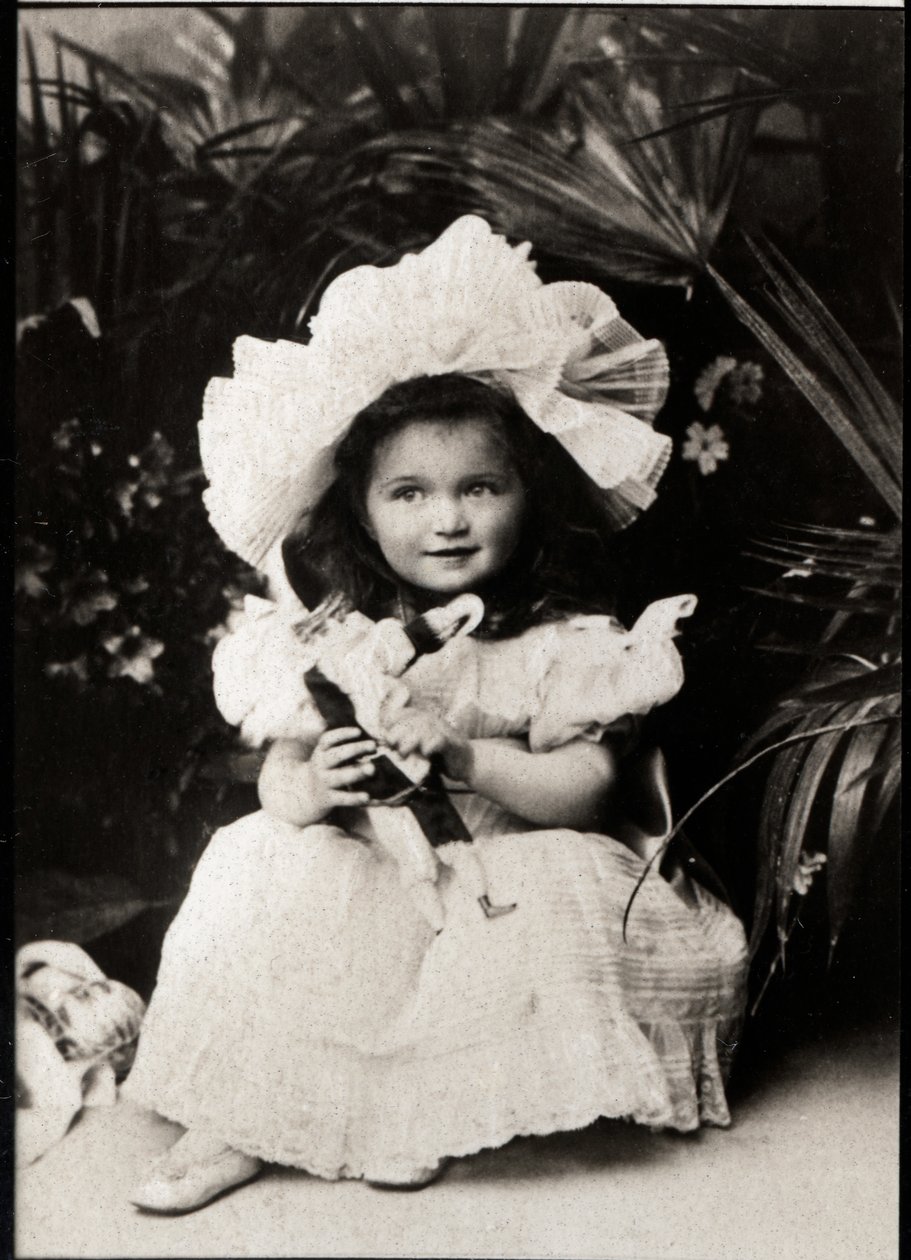 Portret wielkiej księżnej Olgi Nikołajewnej Romanowej z Rosji (1897-1918). autorstwa French Photographer