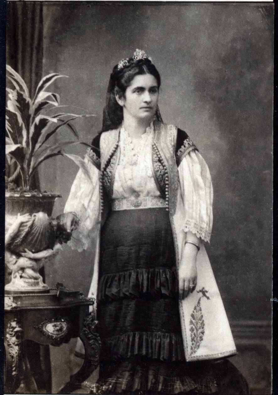 Portret Mileny Vukotic (1847-1923), księżnej Czarnogóry. autorstwa French Photographer