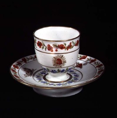 Filiżanka i spodek z emblematami Rewolucji, fabryka Sevres (porcelana) autorstwa French School